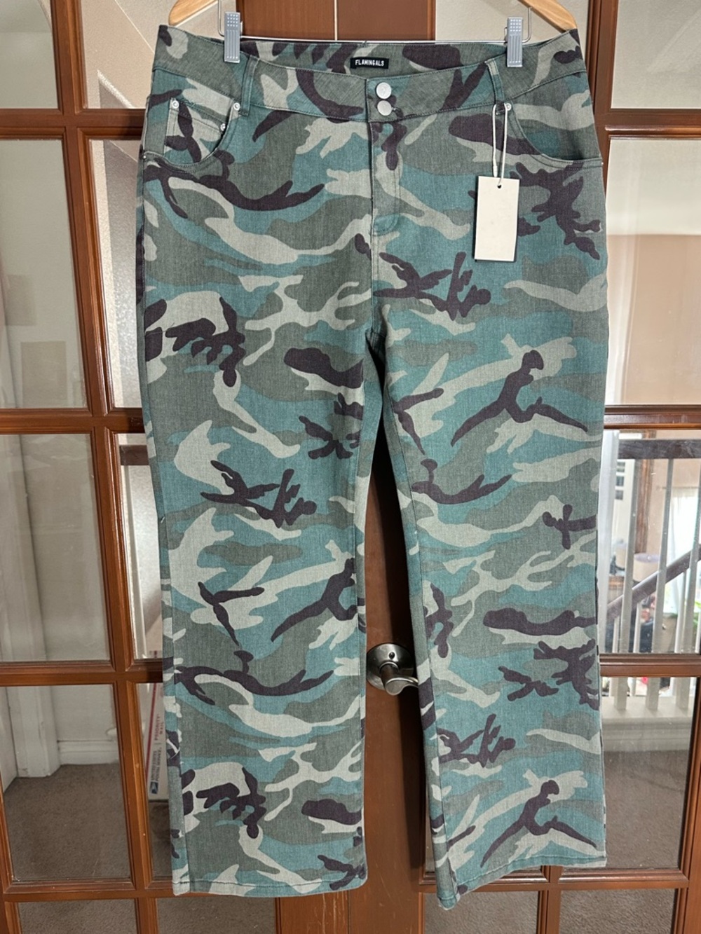 FLAMINGALS Camo Pants